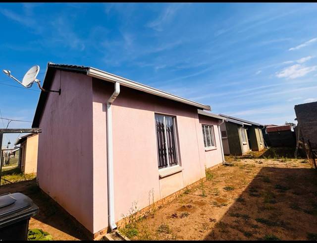 2 BEDROOM HOUSE FOR SALE IN SAVANNA CITY